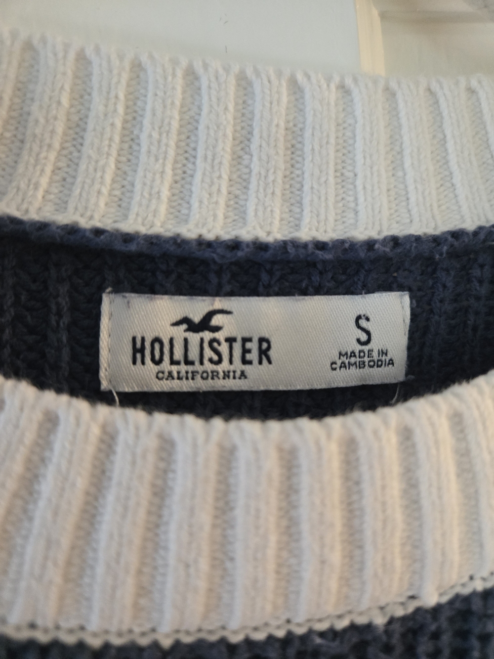 Hollister Cropped Striped Crewneck Sweater - Navy & White - Picture 2 of 5